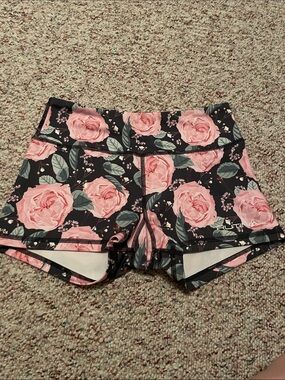 Routina Shorts